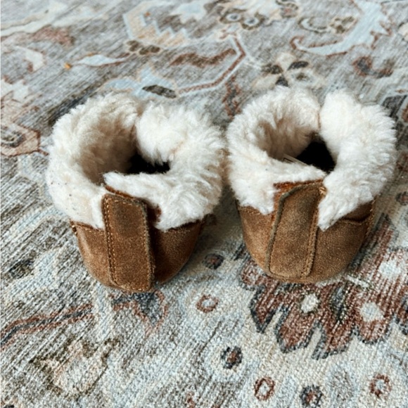 Ugg Infant Gojee slippers - Picture 3 of 5